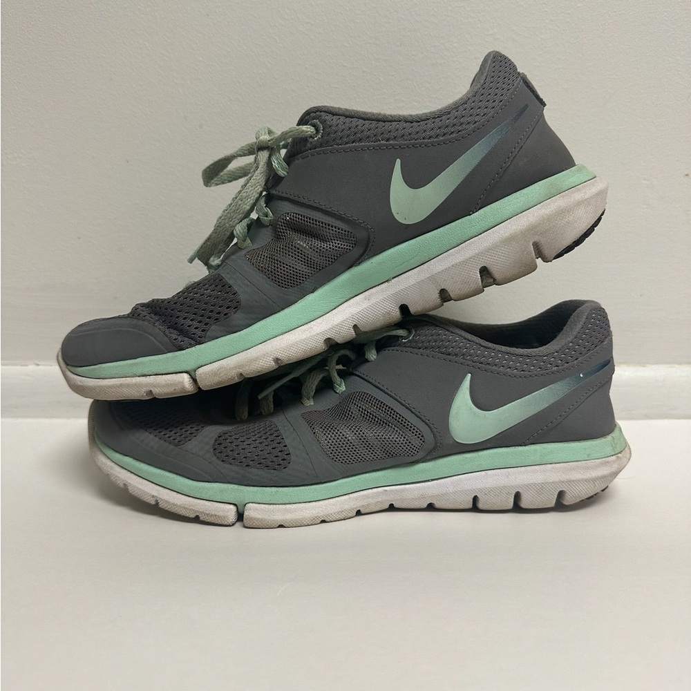 Nike Flex Run mint/grey running sneakers Women's size 7.5